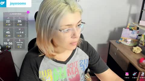 Snapshot of kittytrixy97 chatting on December 14, 10:13 am Kitty Trixy online show from December 14, 10:13 am