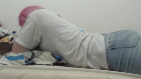 kittywhiteass online show from December 4, 7:50 am