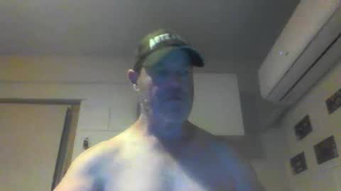 Snapshot of kiwiguy19773 chatting on January 29, 8:51 am kiwiguy19773 online show from January 29, 8:51 am