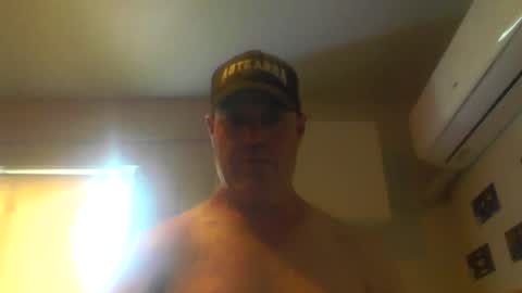 Snapshot of kiwiguy19773 chatting on February 3, 12:36 am kiwiguy19773 online show from February 3, 12:36 am