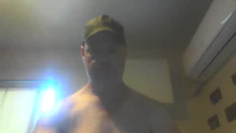 Snapshot of kiwiguy19773 chatting on December 13, 11:21 pm kiwiguy19773 online show from December 13, 11:21 pm