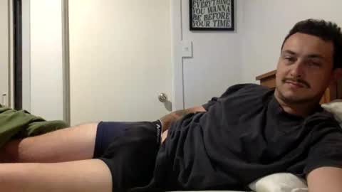 Snapshot of kiwiluke69 chatting on November 27, 10:01 pm kiwiluke69 online show from November 27, 10:01 pm