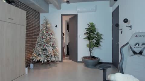 Snapshot of kleogold_1 chatting on December 22, 3:33 am Christina online show from December 22, 3:33 am