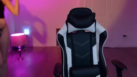 Snapshot of kleokills chatting on December 12, 3:32 am kleokills online show from December 12, 3:32 am