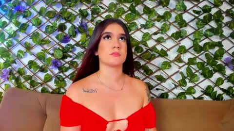 Snapshot of kloe_bella chatting on September 15, 1:11 pm kloe_bella online show from September 15, 1:11 pm