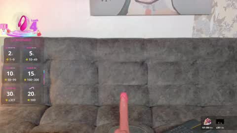 Snapshot of kloe_bella chatting on October 3, 1:52 pm kloe_bella online show from October 3, 1:52 pm