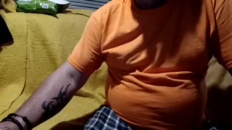 Snapshot of knock2wice1975 chatting on December 18, 9:58 am knock2wice1975 online show from December 18, 9:58 am