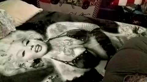 Snapshot of knock2wice1975 chatting on January 12, 8:14 am knock2wice1975 online show from January 12, 8:14 am