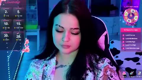 Mia online show from December 18, 4:39 pm