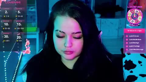 Mia online show from December 19, 4:57 pm