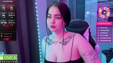 Mia online show from February 5, 8:57 pm