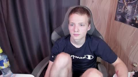 Snapshot of konnor_deviant chatting on December 10, 8:16 pm konnor_deviant online show from December 10, 8:16 pm