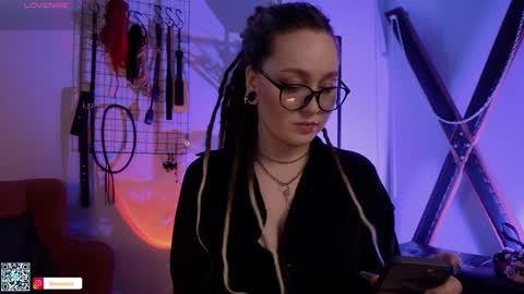 Snapshot of koracrosbie chatting on February 3, 1:19 pm Kora TG channel online show from February 3, 1:19 pm