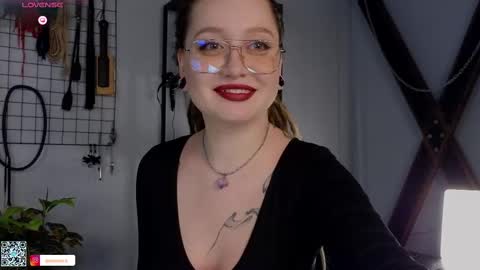 Snapshot of koracrosbie chatting on February 25, 1:28 pm Kora TG channel online show from February 25, 1:28 pm