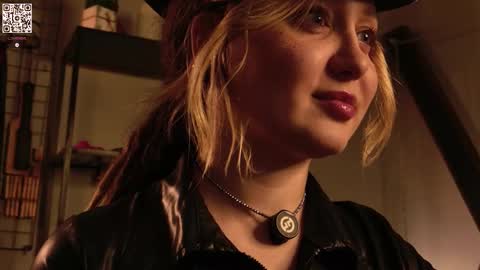 Snapshot of koracrosbie chatting on November 18, 1:15 pm Kora TG channel online show from November 18, 1:15 pm