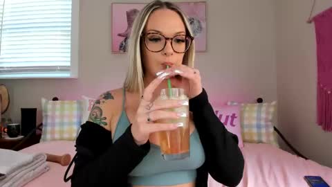  KORA MARiNA  online show from January 7, 6:45 pm