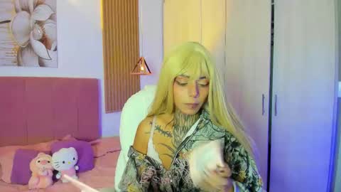 Snapshot of korarousee chatting on September 22, 12:40 pm Kora online show from September 22, 12:40 pm