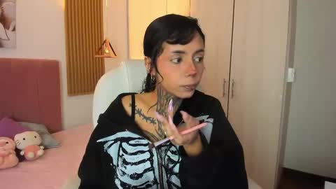 Snapshot of korarousee chatting on November 3, 1:23 pm Kora online show from November 3, 1:23 pm