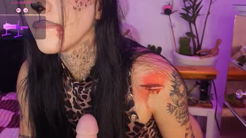 Snapshot of korolovaa chatting on October 7, 1:47 am korolova online show from October 7, 1:47 am