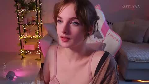 Snapshot of kottyaa_ch chatting on October 5, 12:58 pm Kottyaa cb FOLLOWING online show from October 5, 12:58 pm