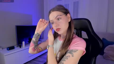 Jess online show from December 9, 6:35 pm