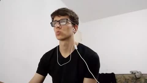 Snapshot of kpo10 chatting on December 15, 10:50 am Facu online show from December 15, 10:50 am