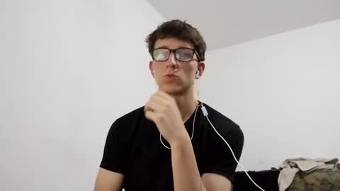 Snapshot of kpo10 chatting on December 22, 9:11 am Facu online show from December 22, 9:11 am