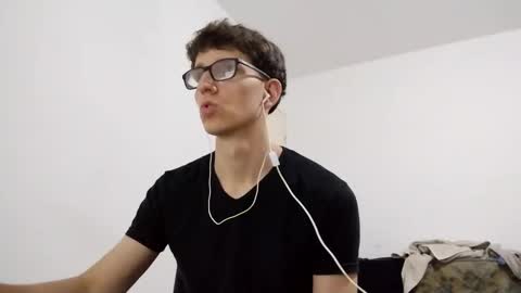 Snapshot of kpo10 chatting on December 22, 12:16 pm Facu online show from December 22, 12:16 pm