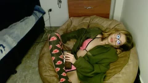 kratos_and_afrodita online show from October 4, 12:30 am