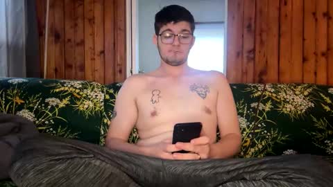 Snapshot of krimsoncircuit chatting on November 21, 9:13 pm krimsoncircuit online show from November 21, 9:13 pm