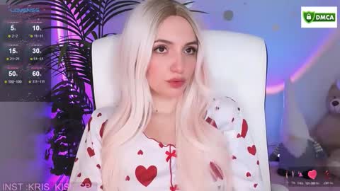 Snapshot of kris_kiskis chatting on December 15, 8:51 am Kris kiskis online show from December 15, 8:51 am