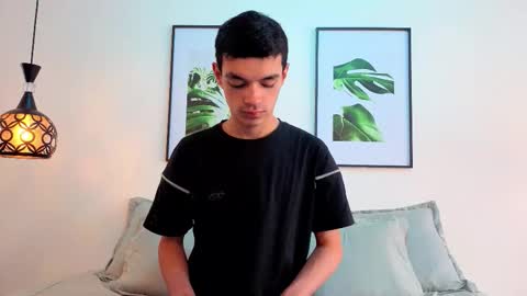 criss online show from November 24, 8:08 pm