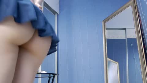 kriskras__ online show from December 30, 11:15 am