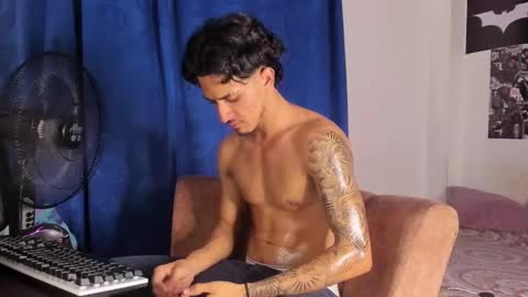 Snapshot of kriss_edwards chatting on October 12, 12:42 am Kriss online show from October 12, 12:42 am