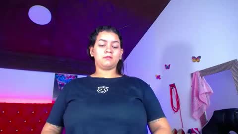 kriss_sweetboobs online show from November 2, 11:12 am