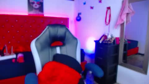 kriss_sweetboobs online show from November 8, 2:17 pm