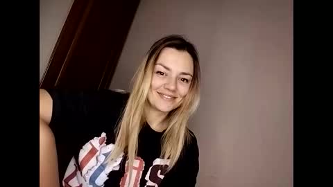 KrissSexi online show from November 15, 6:59 pm