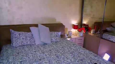 Snapshot of kristal_madness chatting on February 11, 12:38 am kristal_madness online show from February 11, 12:38 am