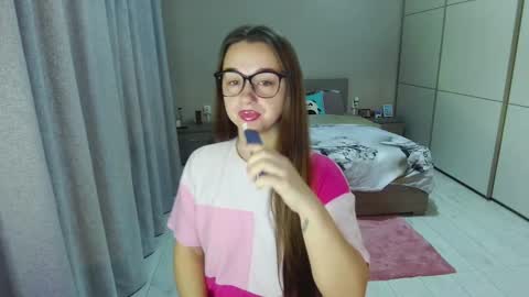 twitter    Annemarye 23 online show from October 18, 4:26 am