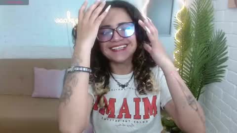 kristen_tay online show from January 10, 11:43 am