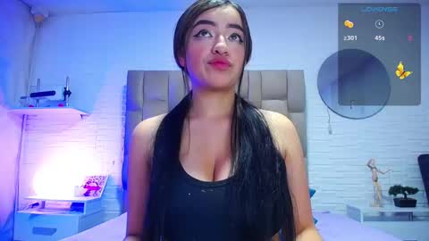 Snapshot of kristin_ramirez chatting on February 20, 11:09 am Kristin online show from February 20, 11:09 am