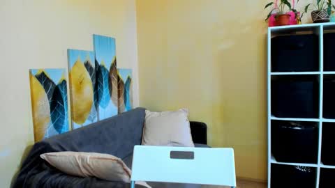 Christina online show from November 20, 6:02 am