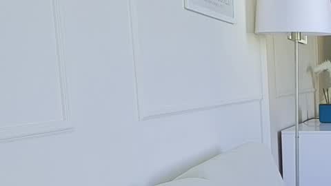 Snapshot of kristinesmith chatting on October 6, 4:54 am Kristi online show from October 6, 4:54 am