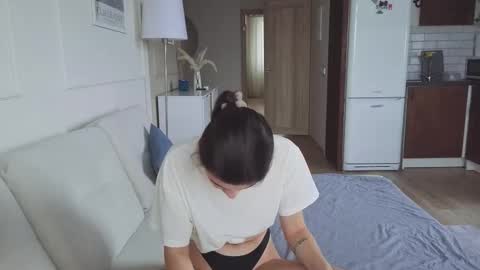 Snapshot of kristinesmith chatting on November 14, 4:55 am Kristi online show from November 14, 4:55 am