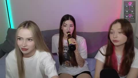 Snapshot of kristy_babe chatting on January 14, 5:23 pm Kristy and Alice online show from January 14, 5:23 pm