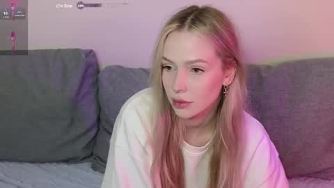 Snapshot of kristy_babe chatting on January 22, 9:32 pm Kristy and Alice online show from January 22, 9:32 pm