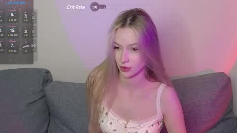 Snapshot of kristy_babe chatting on February 2, 11:21 pm Kristy and Alice online show from February 2, 11:21 pm