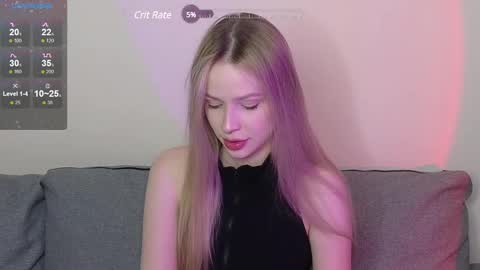 Snapshot of kristy_babe chatting on February 24, 9:52 pm Kristy and Alice online show from February 24, 9:52 pm