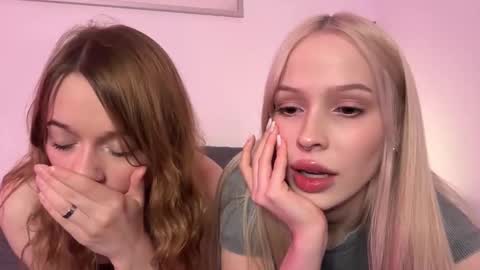 Snapshot of kristy_babe chatting on December 15, 4:44 pm Kristy and Alice online show from December 15, 4:44 pm