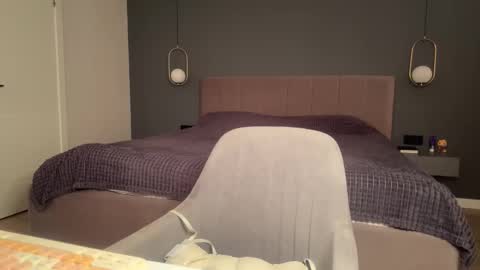 Kristi online show from September 23, 4:04 am